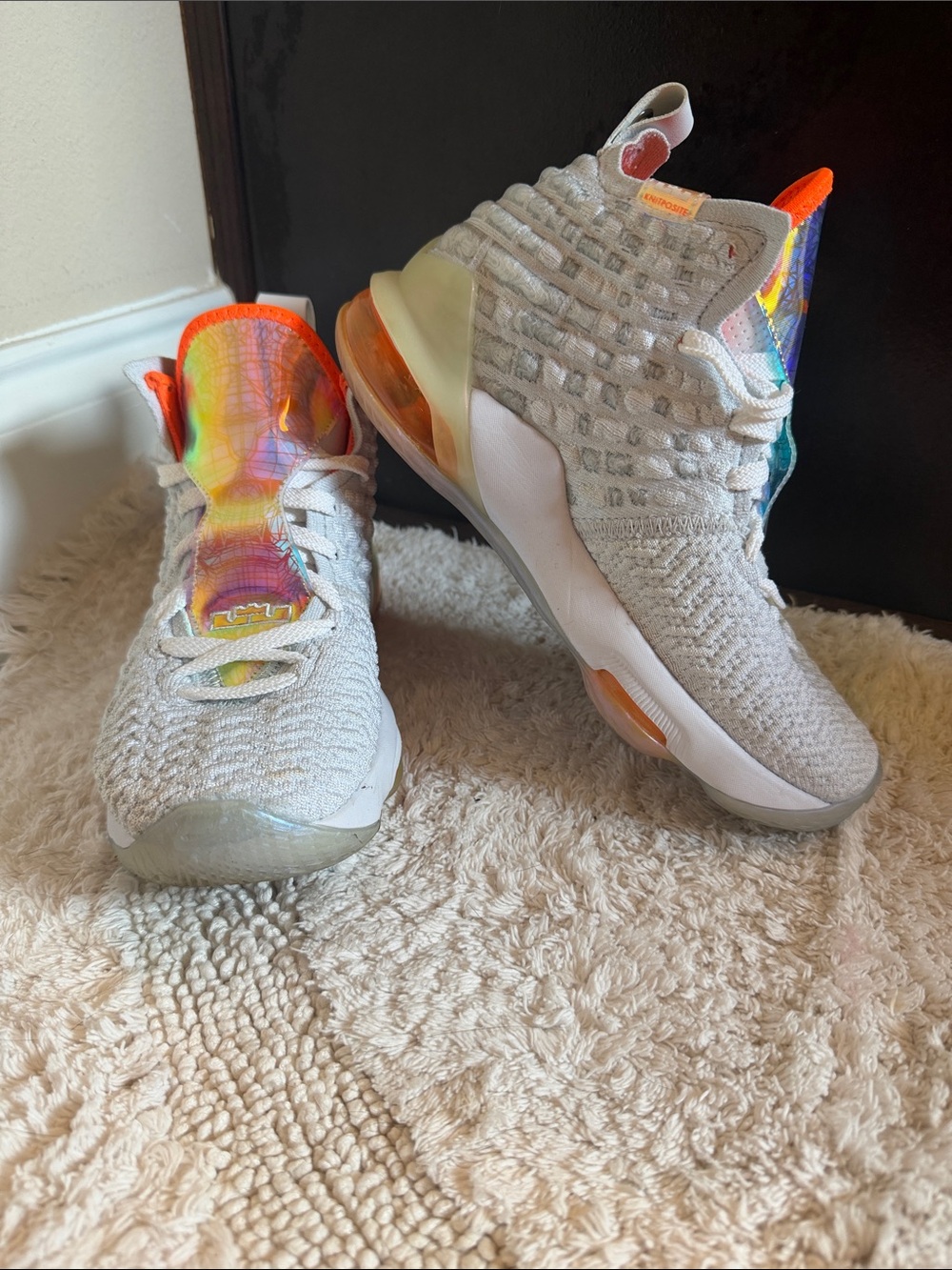 Lebrons. Size 4Y - fit women’s 5-6